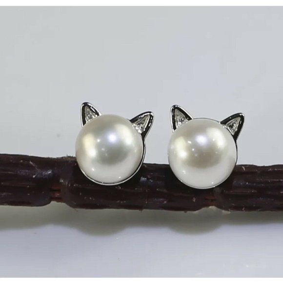 New 925 Sterling Silver 9 mm Natural‎ Pearl Stud Earrings Cat Shaped - Picture 3 of 4